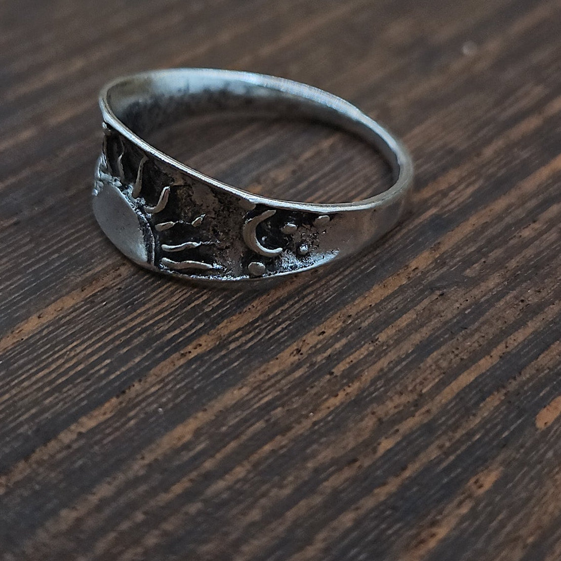 Sun & Moon Band Ring – Size 9