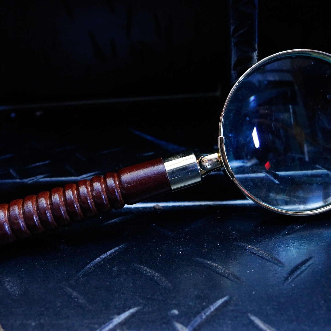 Classic Vintage Brass Magnifying Glass with Wooden Handle