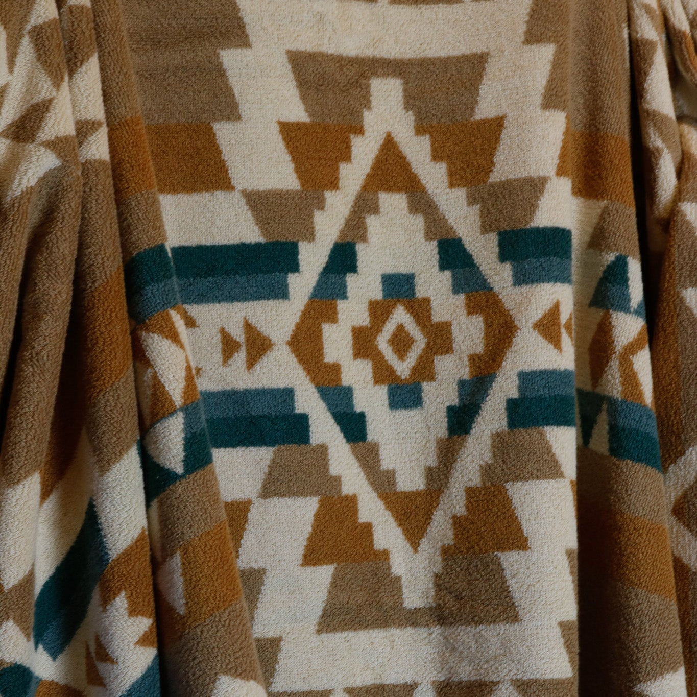 Pendleton Oversized Jacquard Spa Towel Ivory Rock Point Pattern