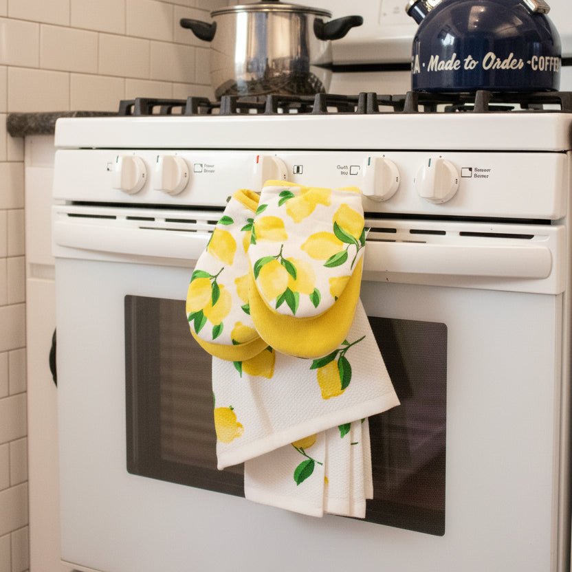 Kate Spade Lemon Print Kitchen Towel and Mini Oven Mitt Set