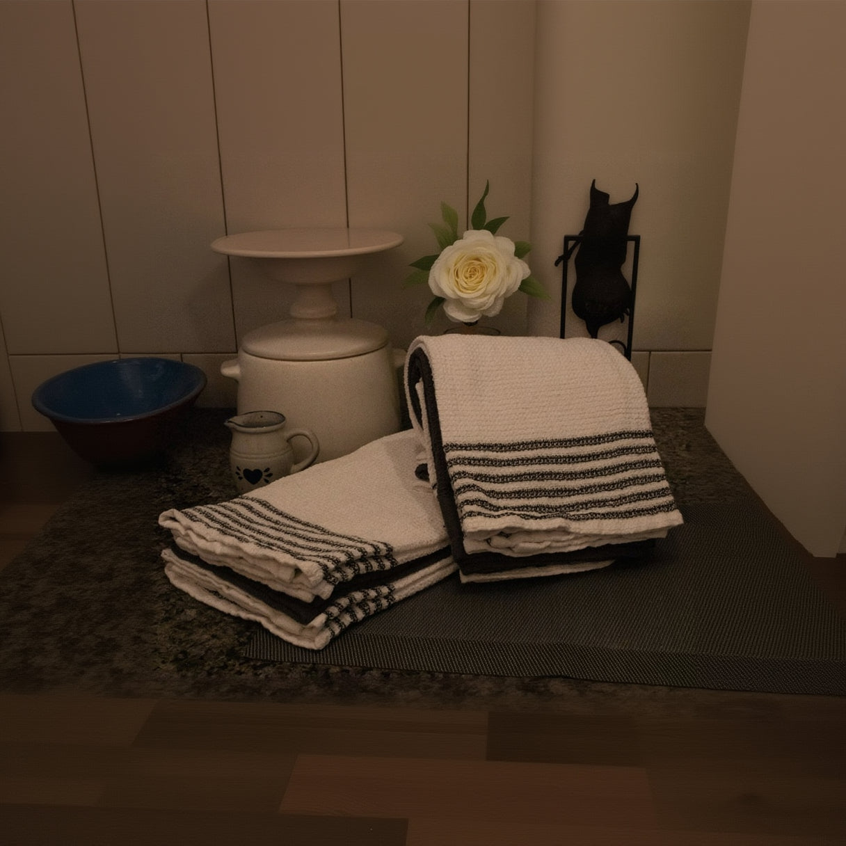 AVA Vintage White with Black Stripes Set of 3 Kitchen Towels