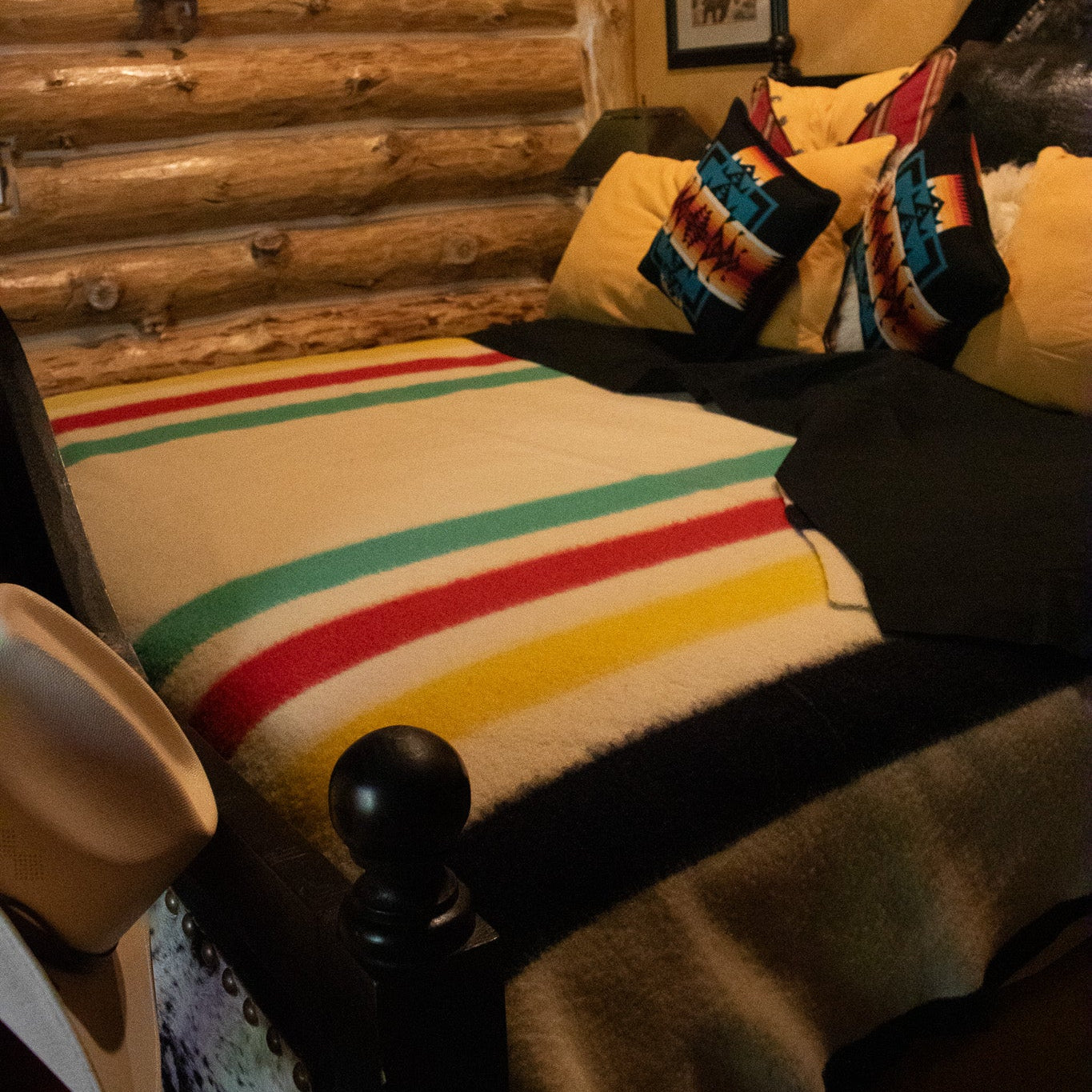 Hudson's Bay 4-Point Wool Blanket Off-White Bold Multi-Colored Stripes