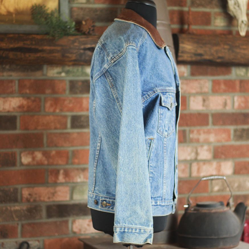 Marlboro Country Store Denim Jacket Leather Collar Flannel Lined Size Medium Vintage