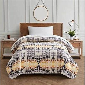 Pendleton Arrow Point Gray Sherpa Fleece Blanket – Queen Size