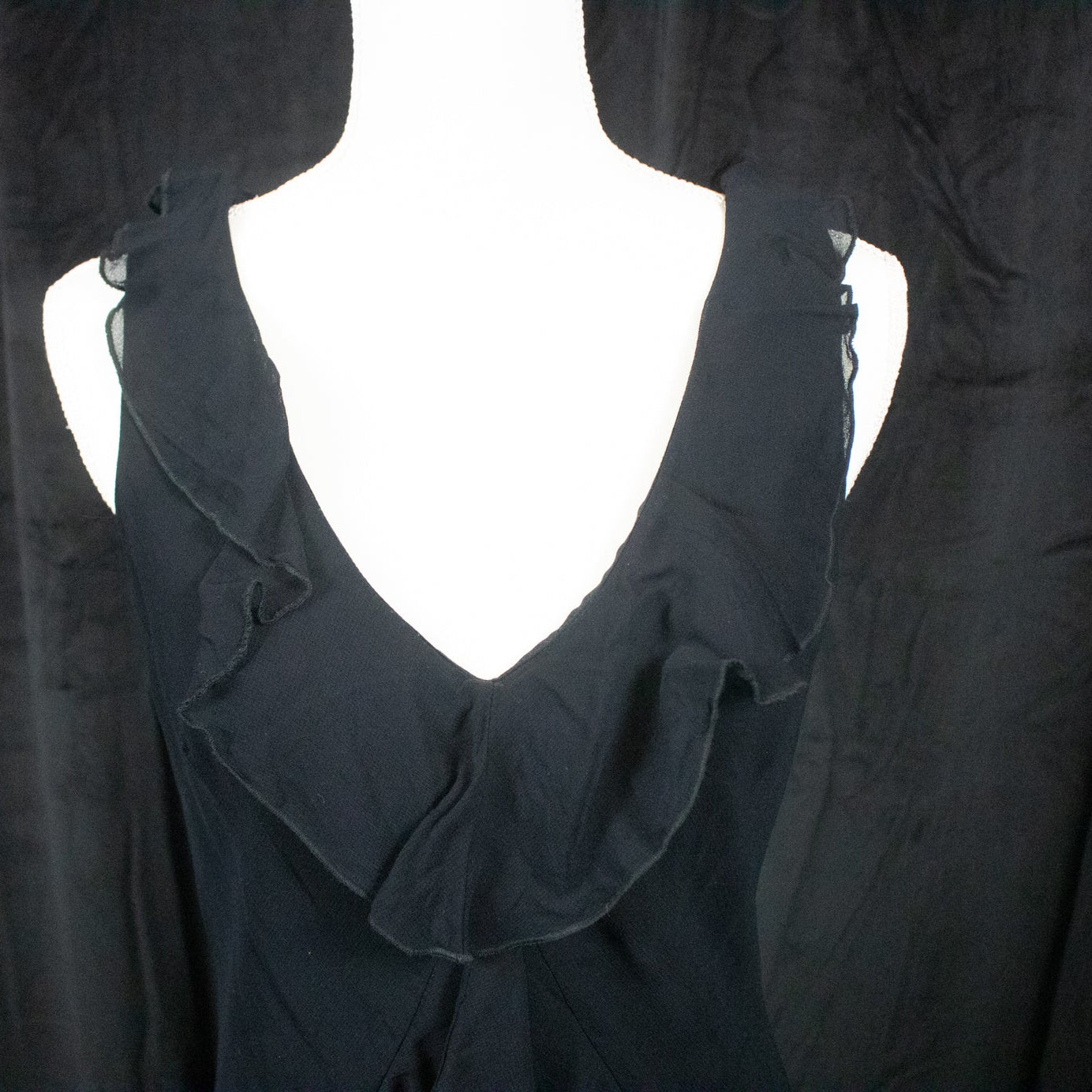 Tessuto Black Mid Length Dress With V - neckLine and Flowy Detail