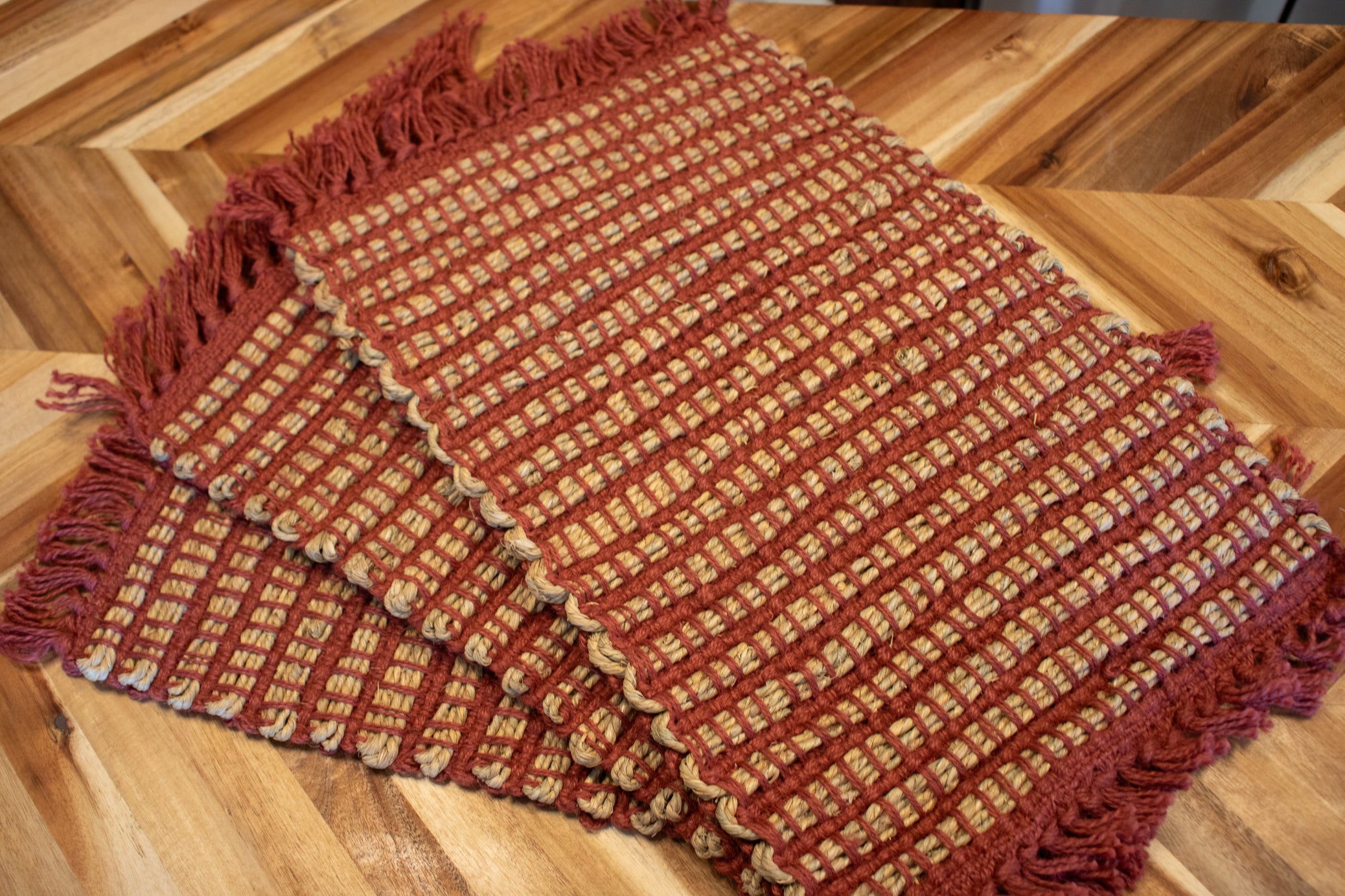 New Rustic Handwoven Woven Placemats Set of 7 Red & Natural Fringe Table Mats 24" x 13"