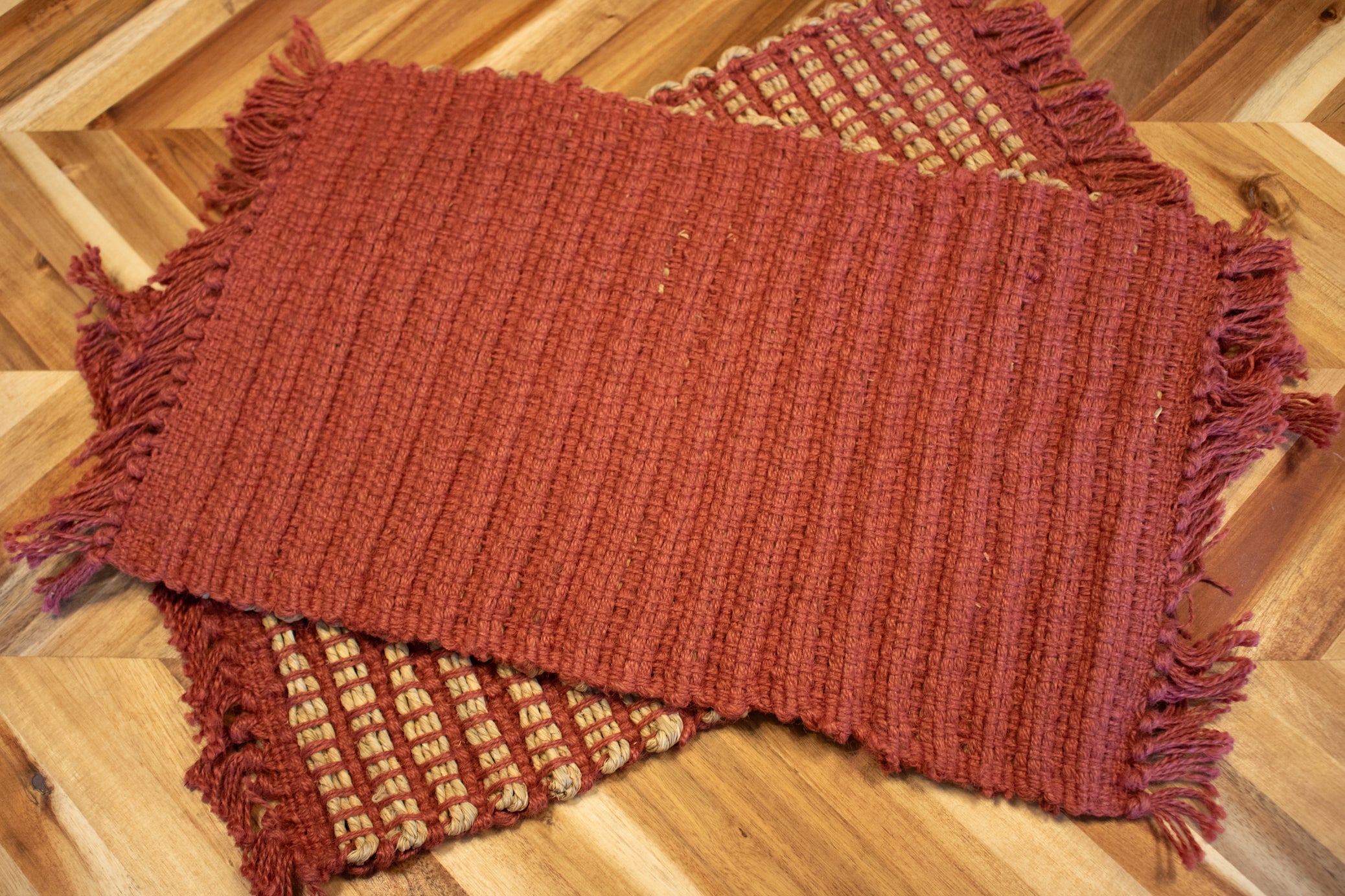 New Rustic Handwoven Woven Placemats Set of 7 Red & Natural Fringe Table Mats 24" x 13"