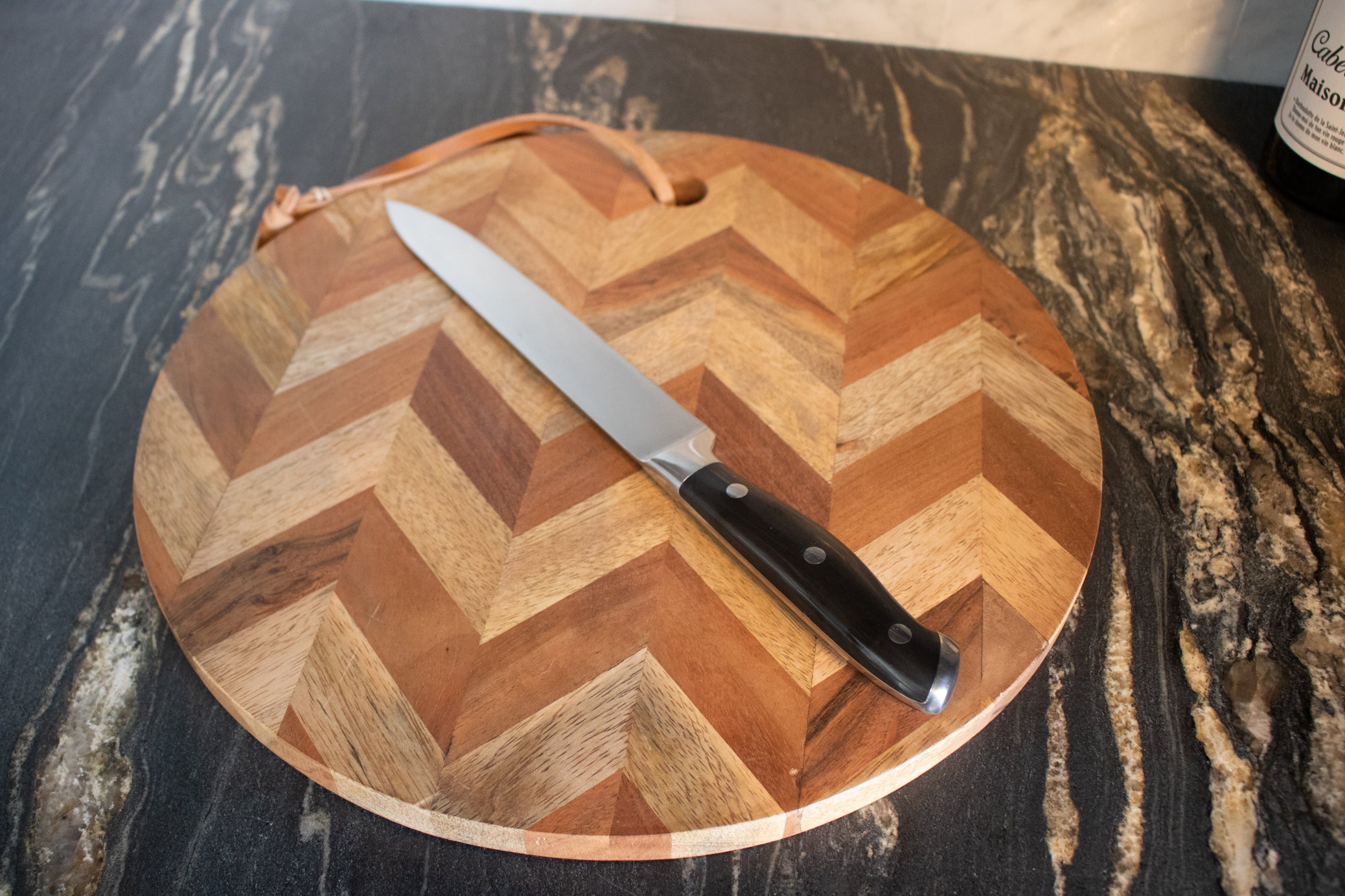 Wooden Cutting Board Round Chevron Board with Leather Storage Rope