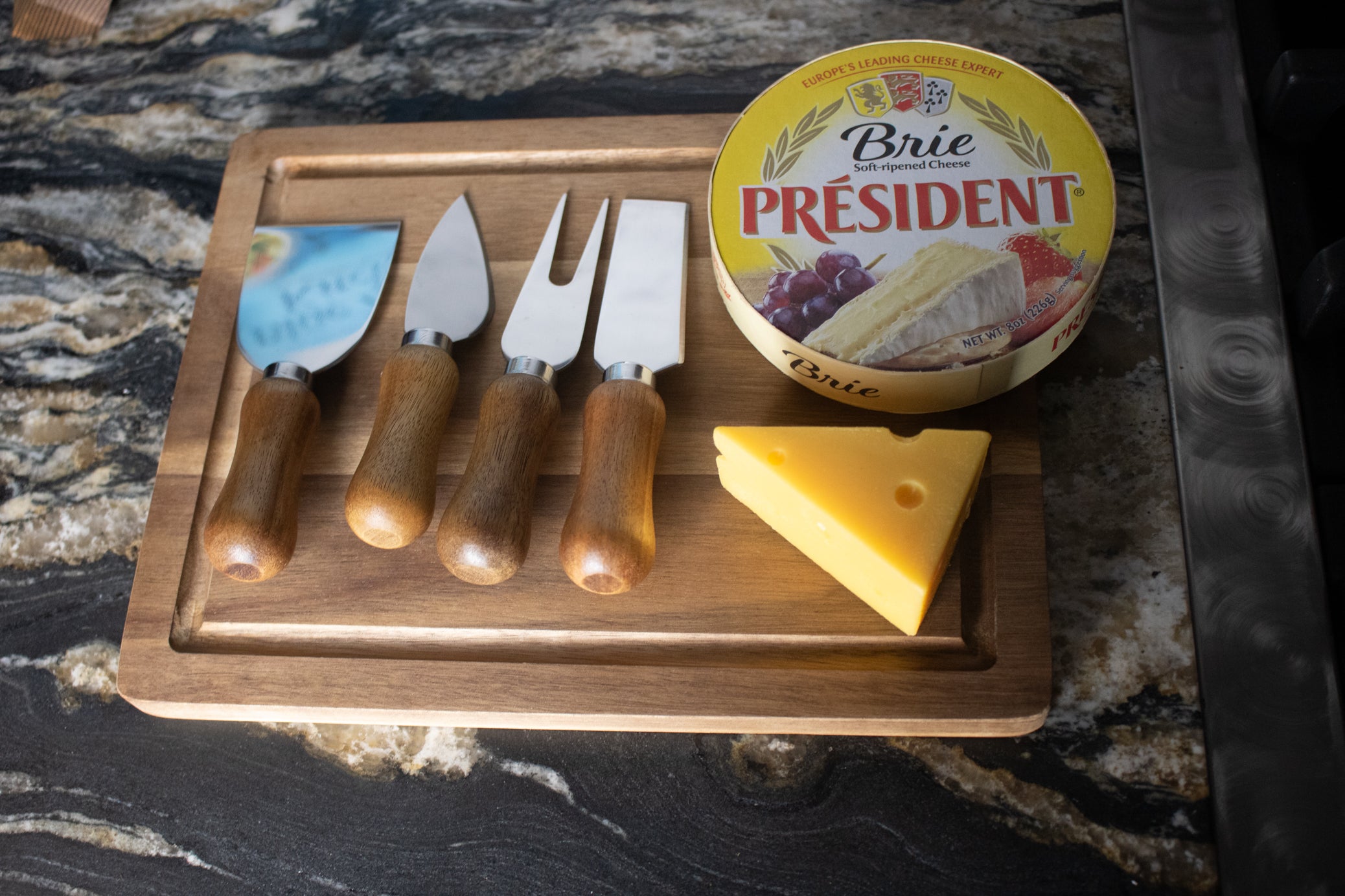B+B Bread + Butter Acacia Wood 5 Piece Cheese Set