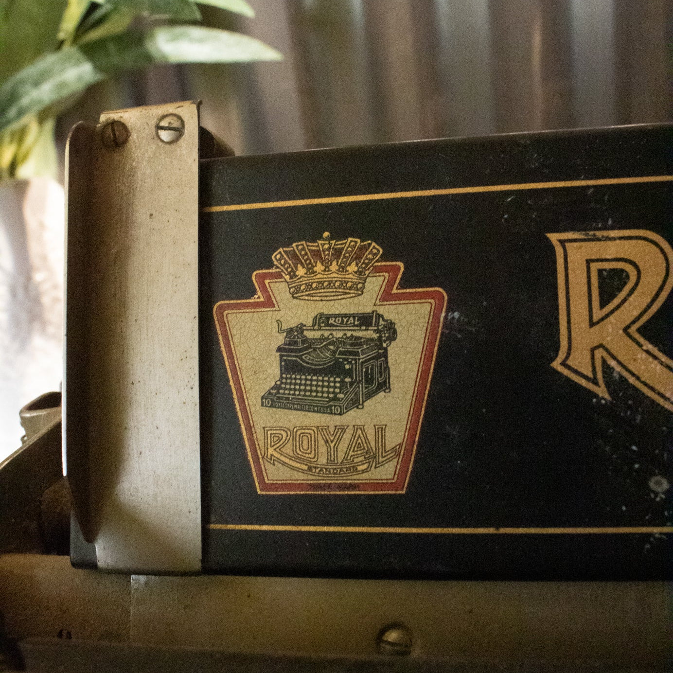 Royal 1930/1940 Standard Typewriter