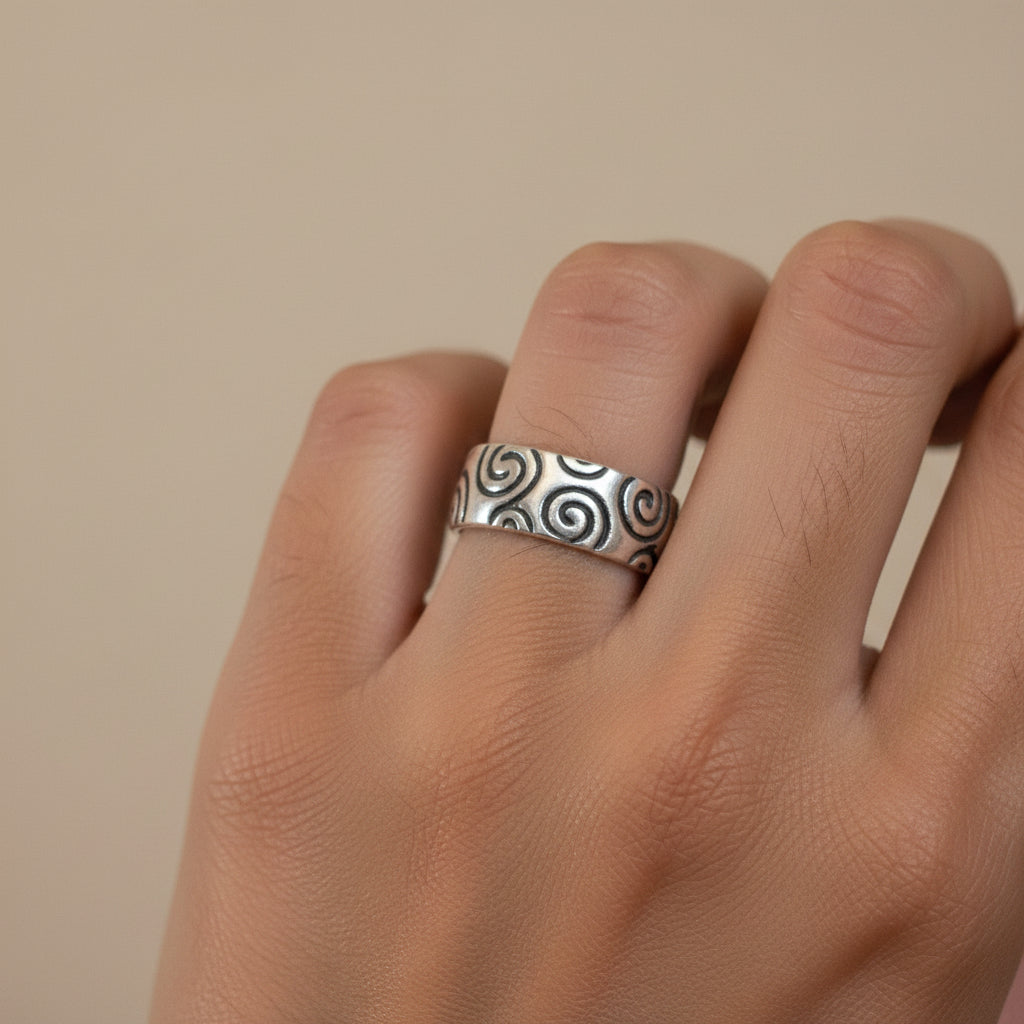 Vintage Mexican Sterling Silver Ring Etched With Circular Swirls- Size 5