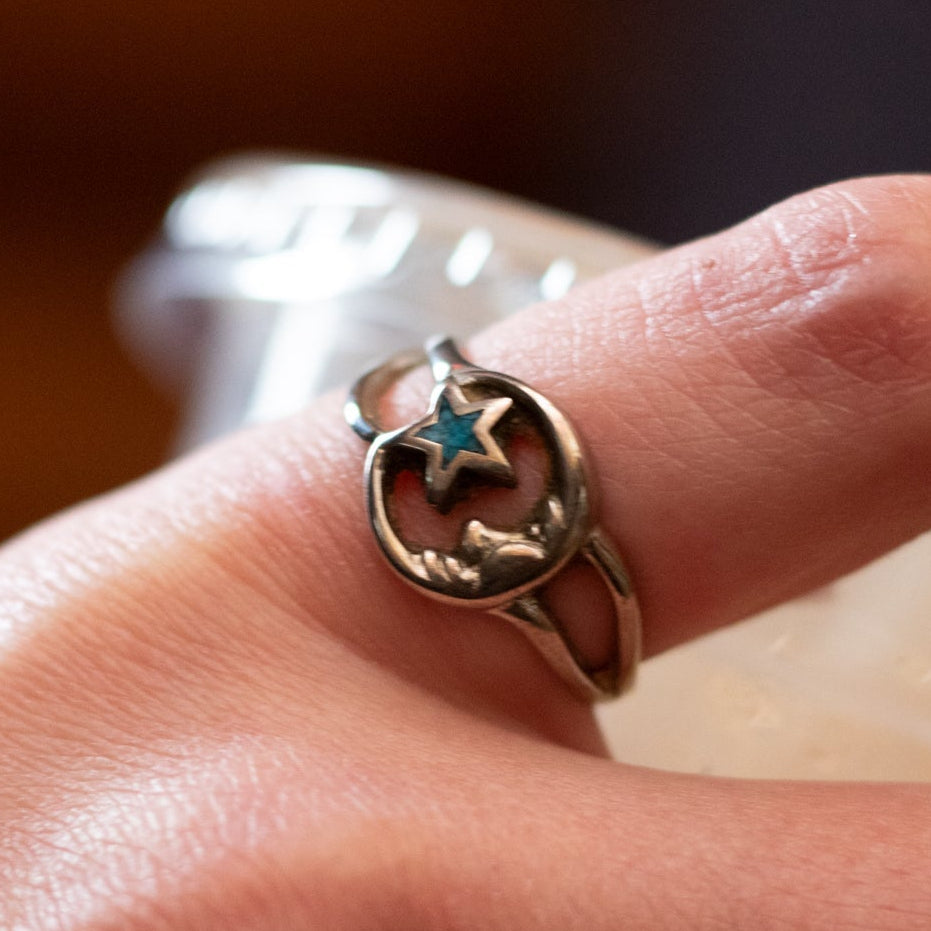 Moon Ring with Turquoise Colored Gemstone Inlay in the Star Size 7.5