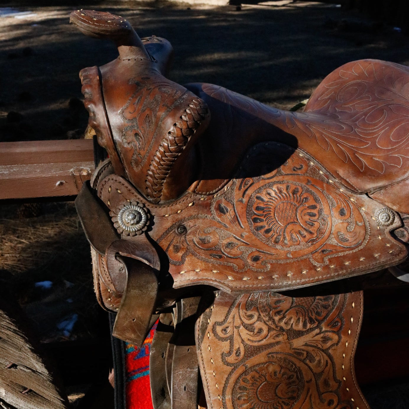 Vintage 16 3/4-inch Classic Western Show Saddle