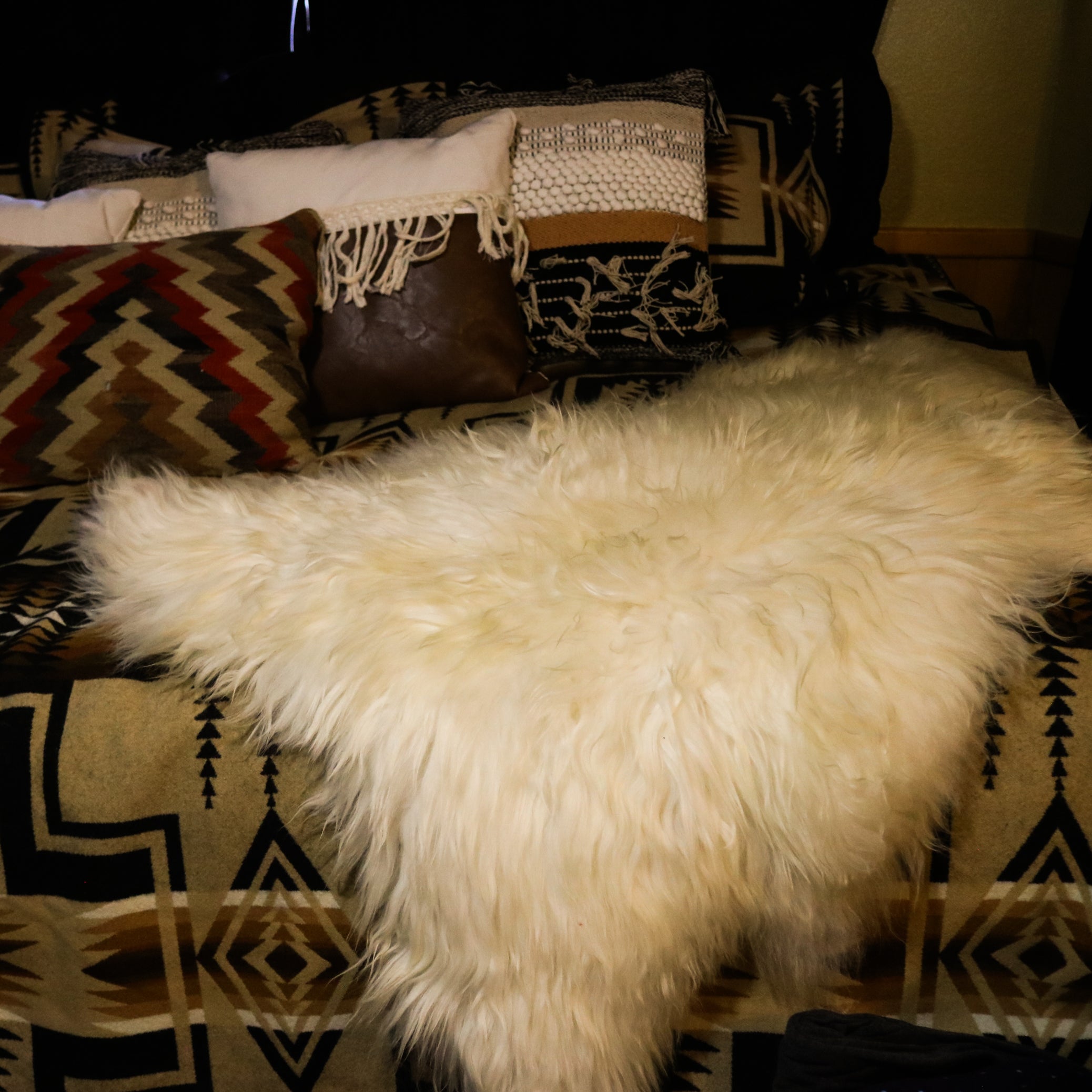 Luxurious Natural White Genuine Icelandic Sheepskin Rug