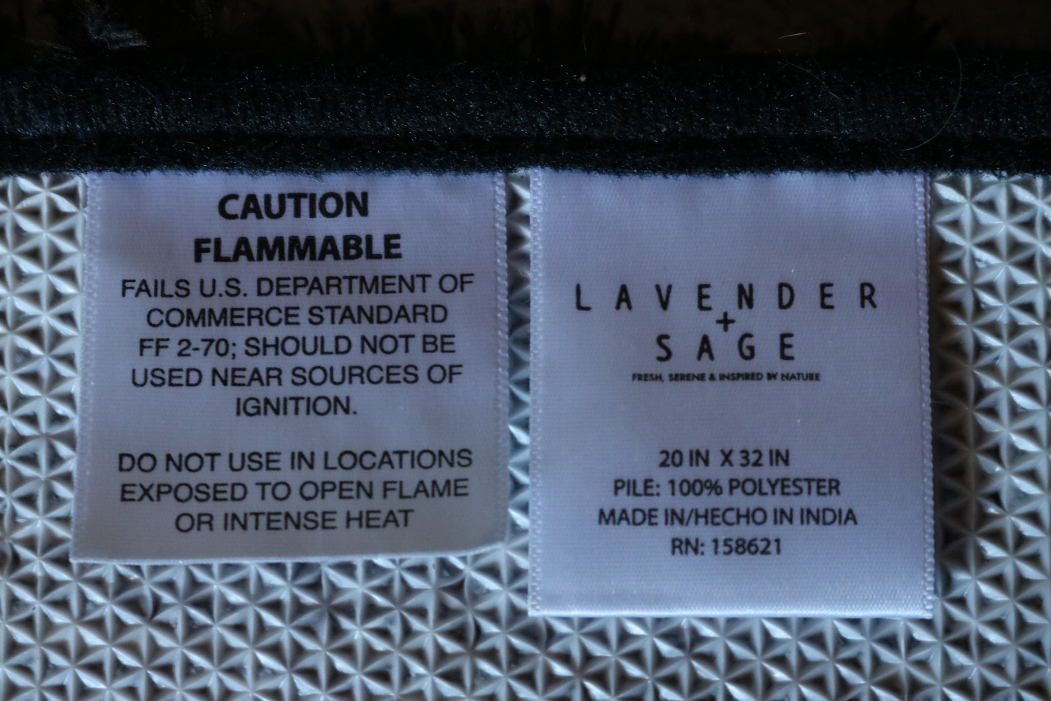 Lavender & Sage - Plush Black Bath Rug for Ultimate Comfort