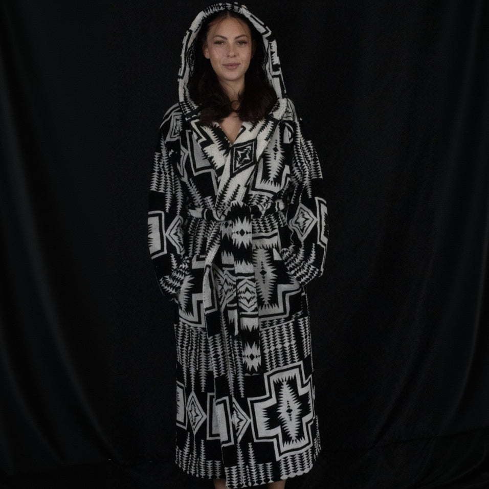 Pendleton Black and White Bathrobe