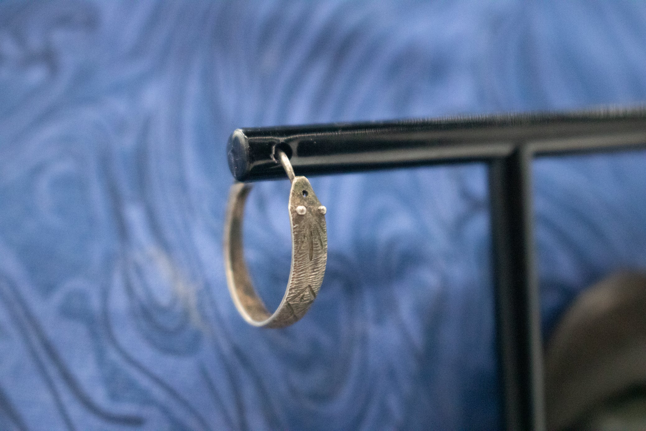 snake hoop earrings silver tone engraved serpent boho southwestern jewelry