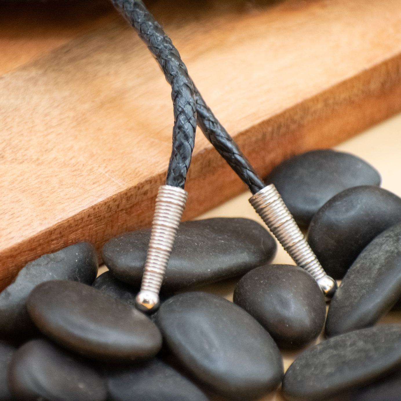 Native American Agate Bolo Tie