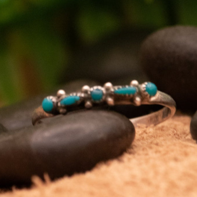 Authentic Native American Turquoise Gemstones Hand Crafted Sterling Silver Ring Size 7.5
