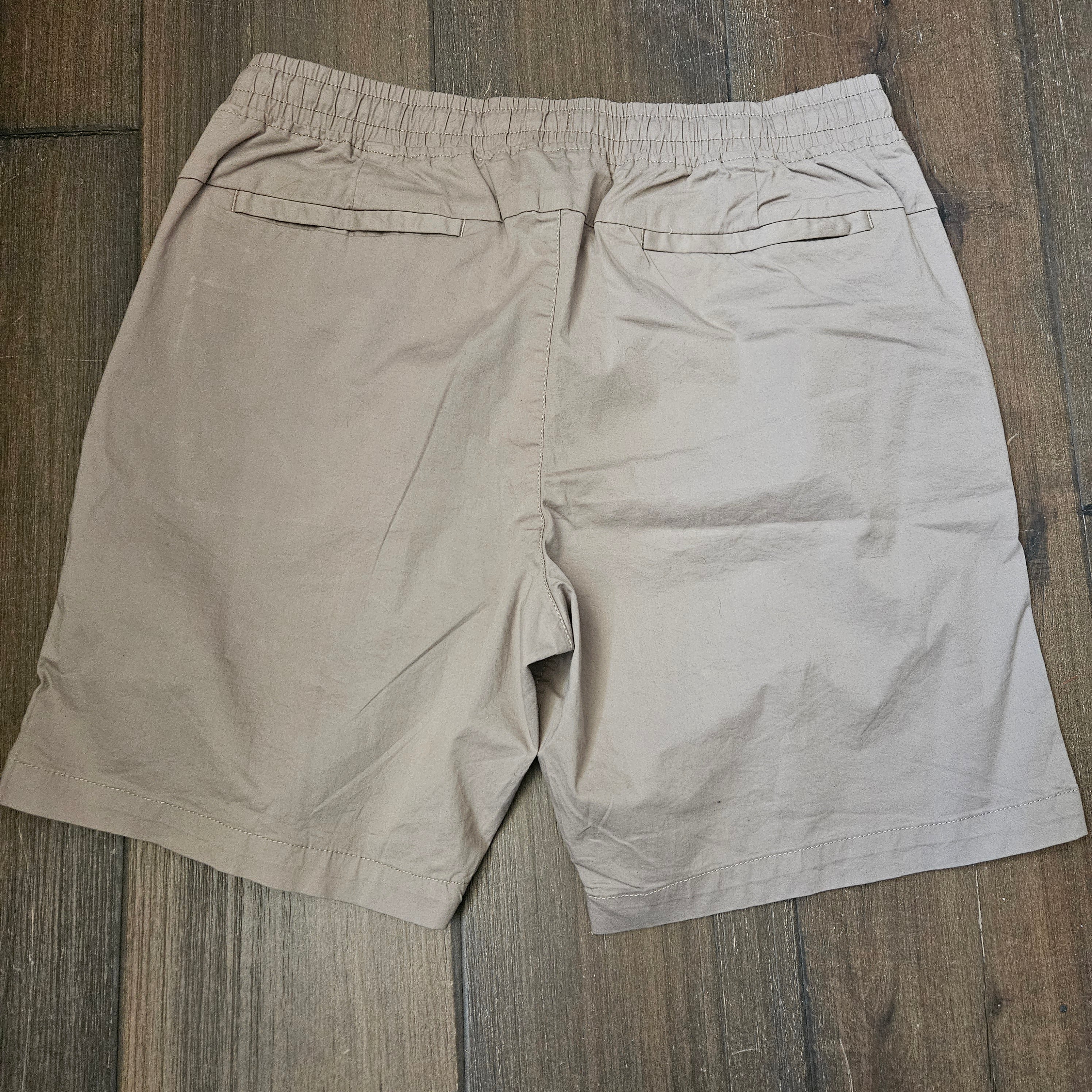 Tommy Bahama Men's Shorts Dark Sand Size Large