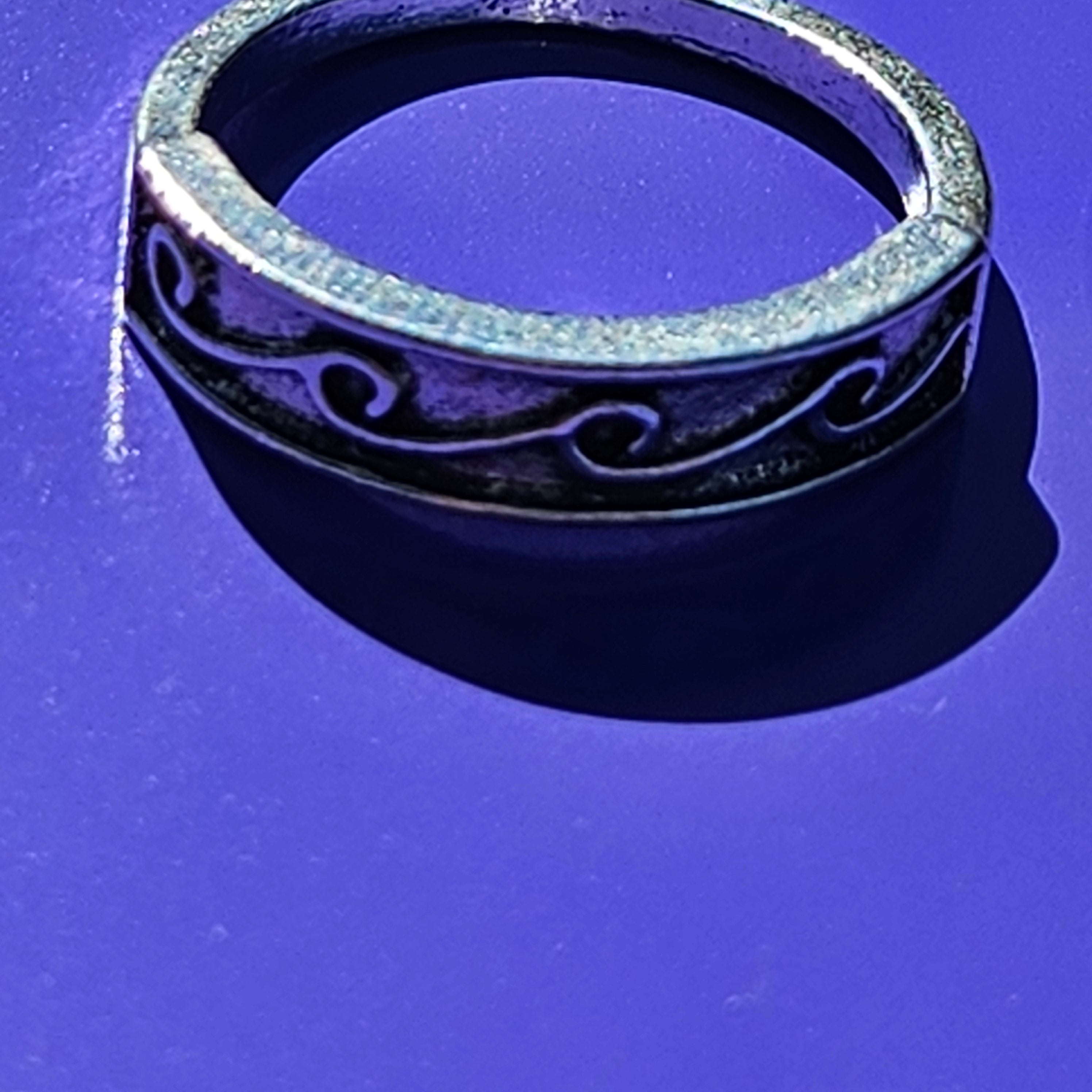 silver plated wave band ring with scroll detailing and oxidized vintage finish size 6.5