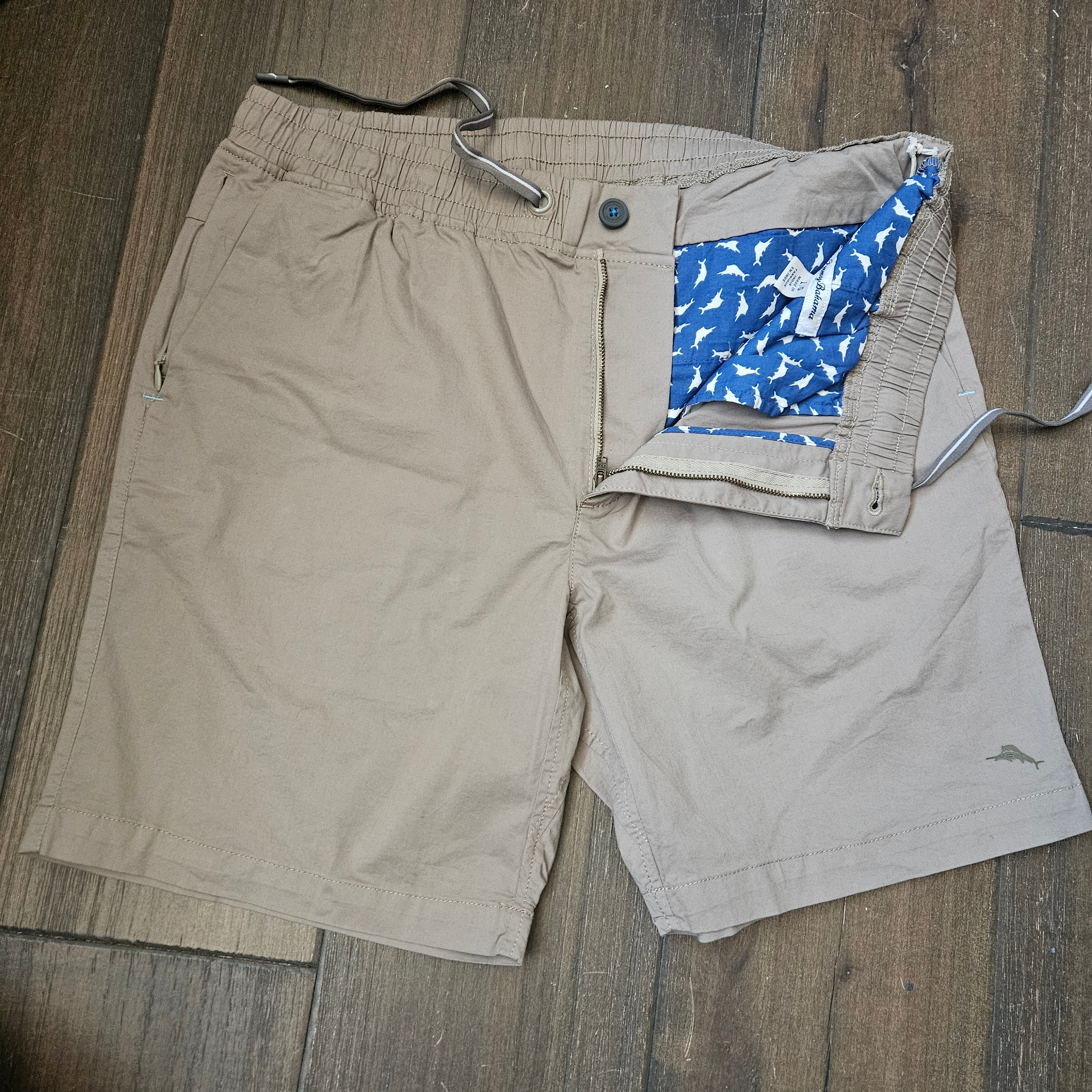 Tommy Bahama Men's Shorts Dark Sand Size Large