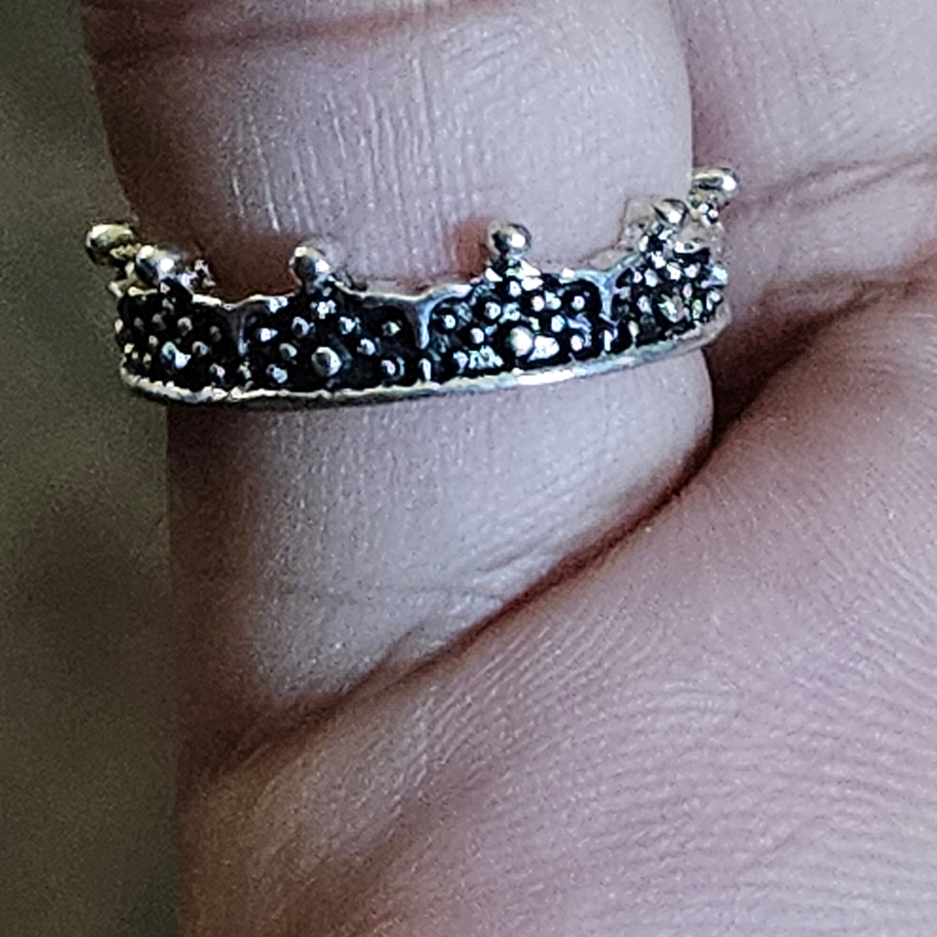 silver plated crown style statement ring with raised gothic detailing and oxidized vintage finish size 5